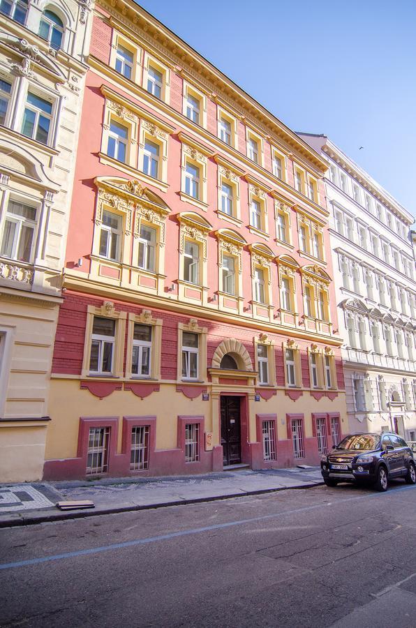 Churchill Apartments Praga Exterior foto